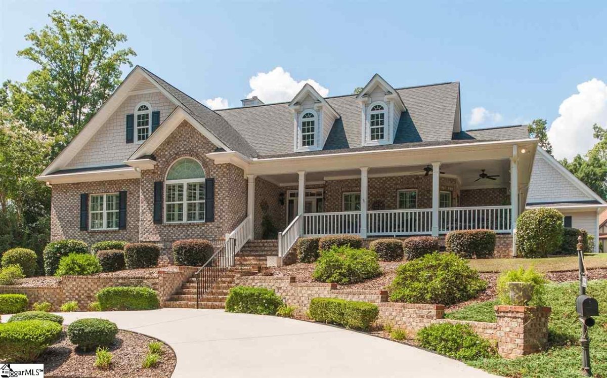 322 Avenue Of Oaks