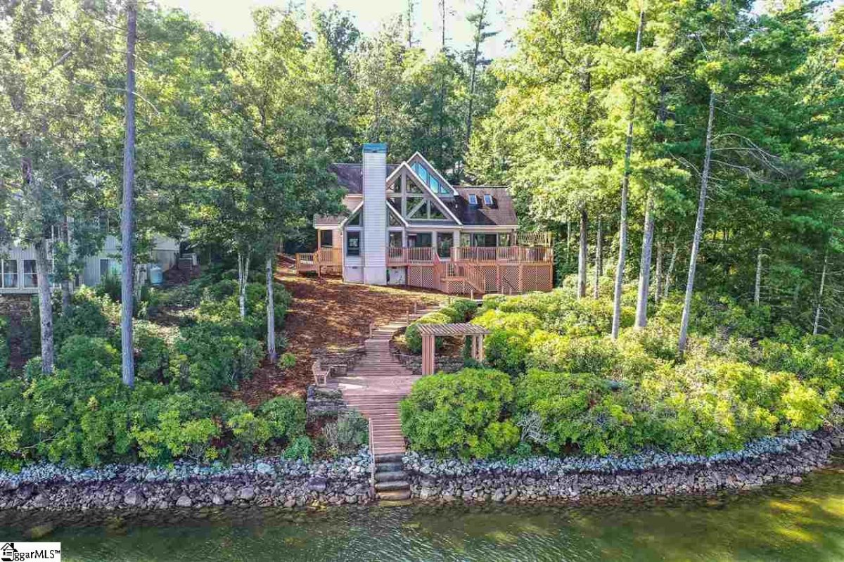 505 Ridgewood Point