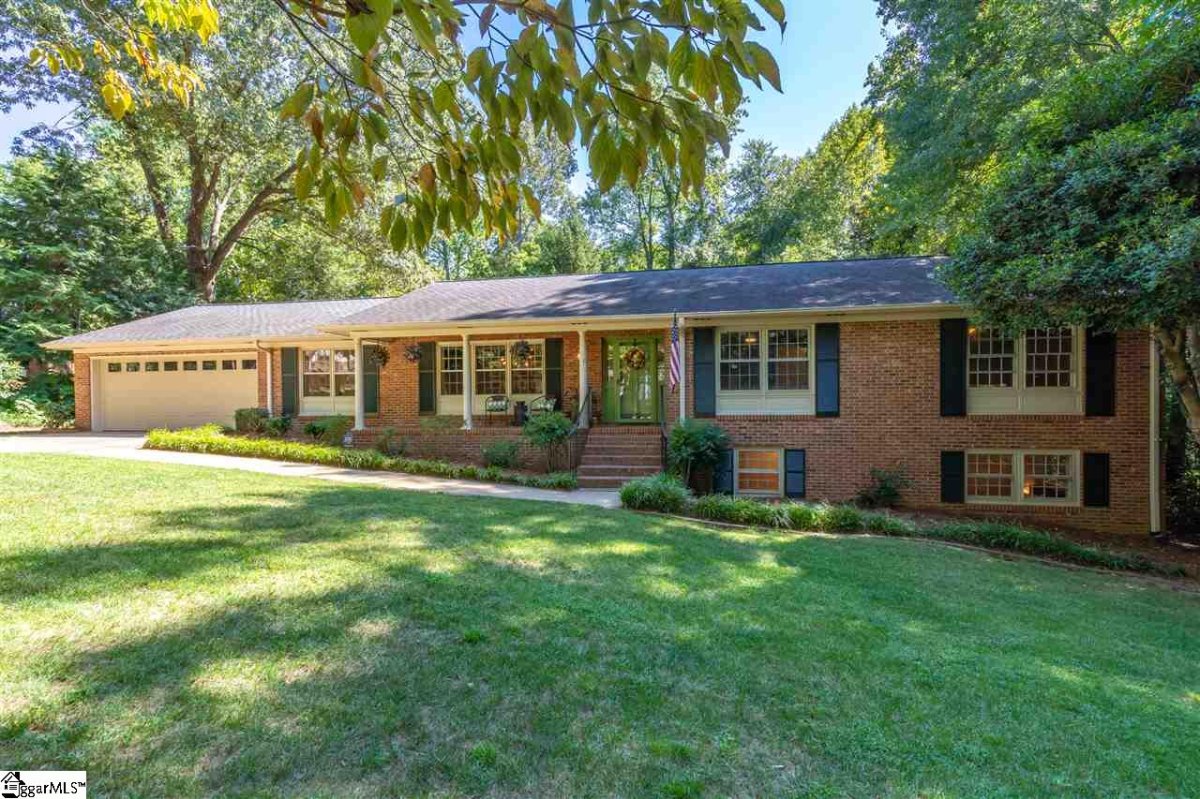 112 Hillsborough Drive
