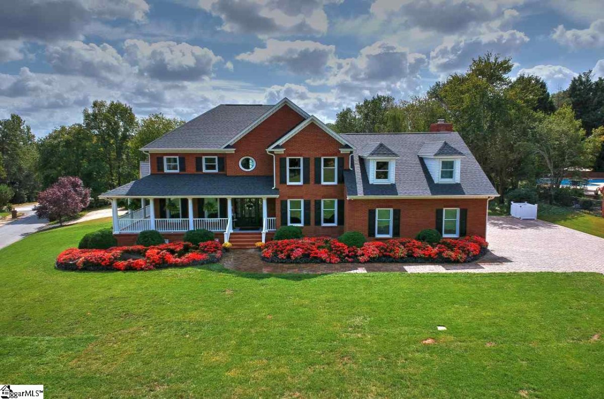 1 Saint Helaine Place