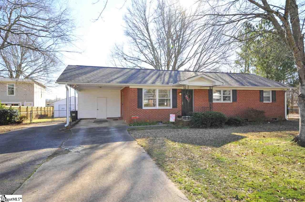 2704 E Lee Road