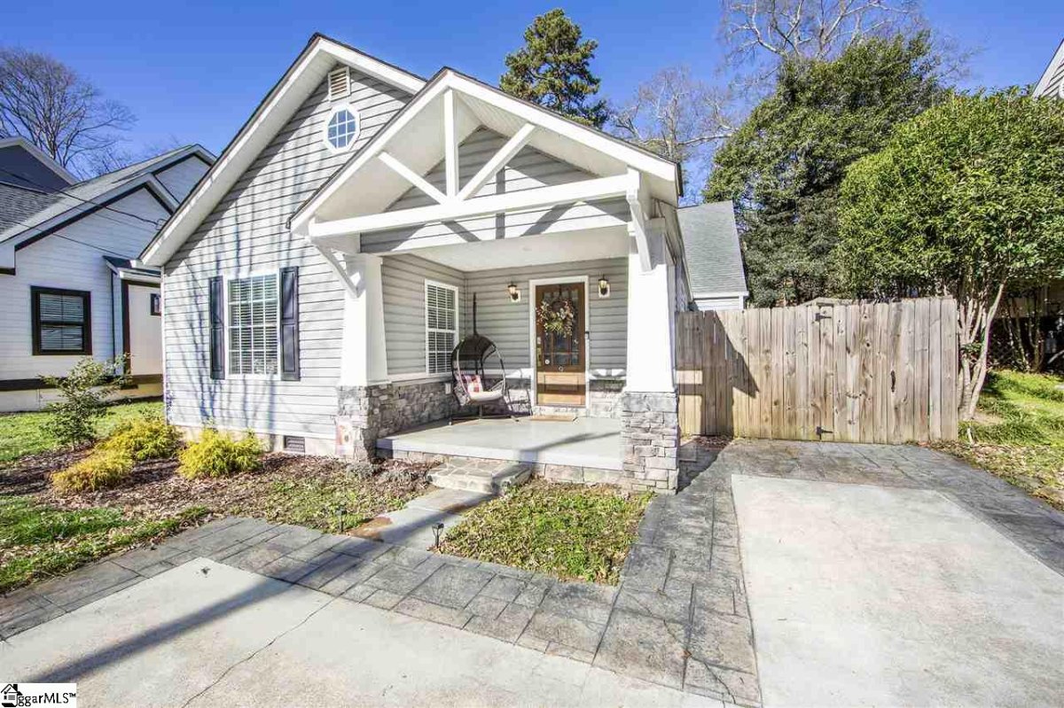 9 Douglas Drive