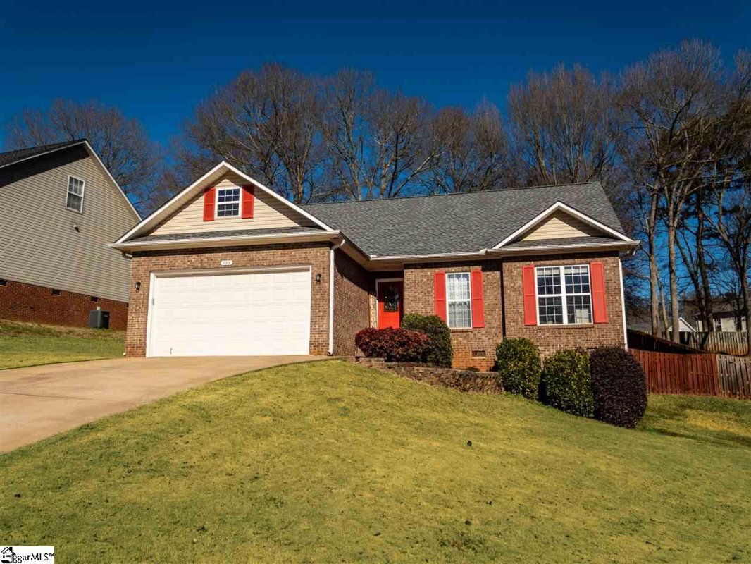 255 Lynhaven Drive