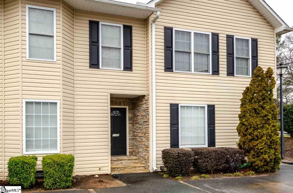 1122 E Lee Road