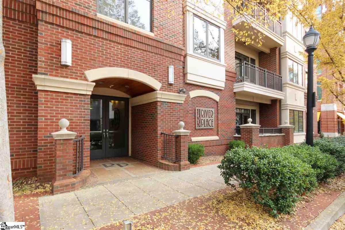 155 Riverplace UNIT 103