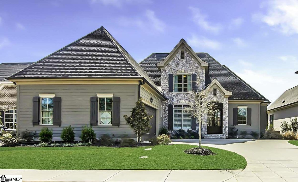 302 Tanoak Court