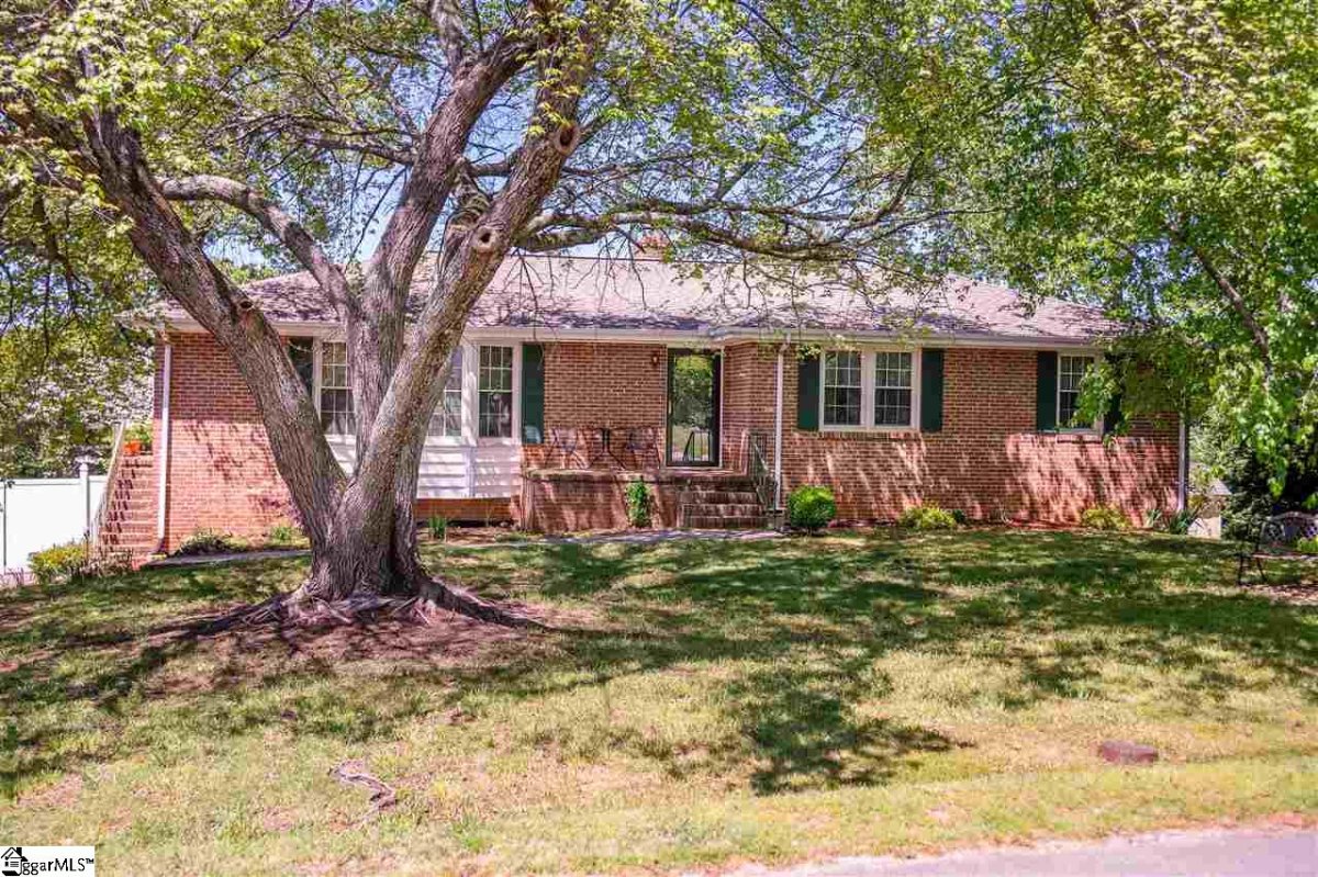 17 Linden Drive