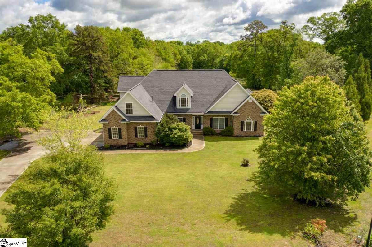 104 Old Oak Trail