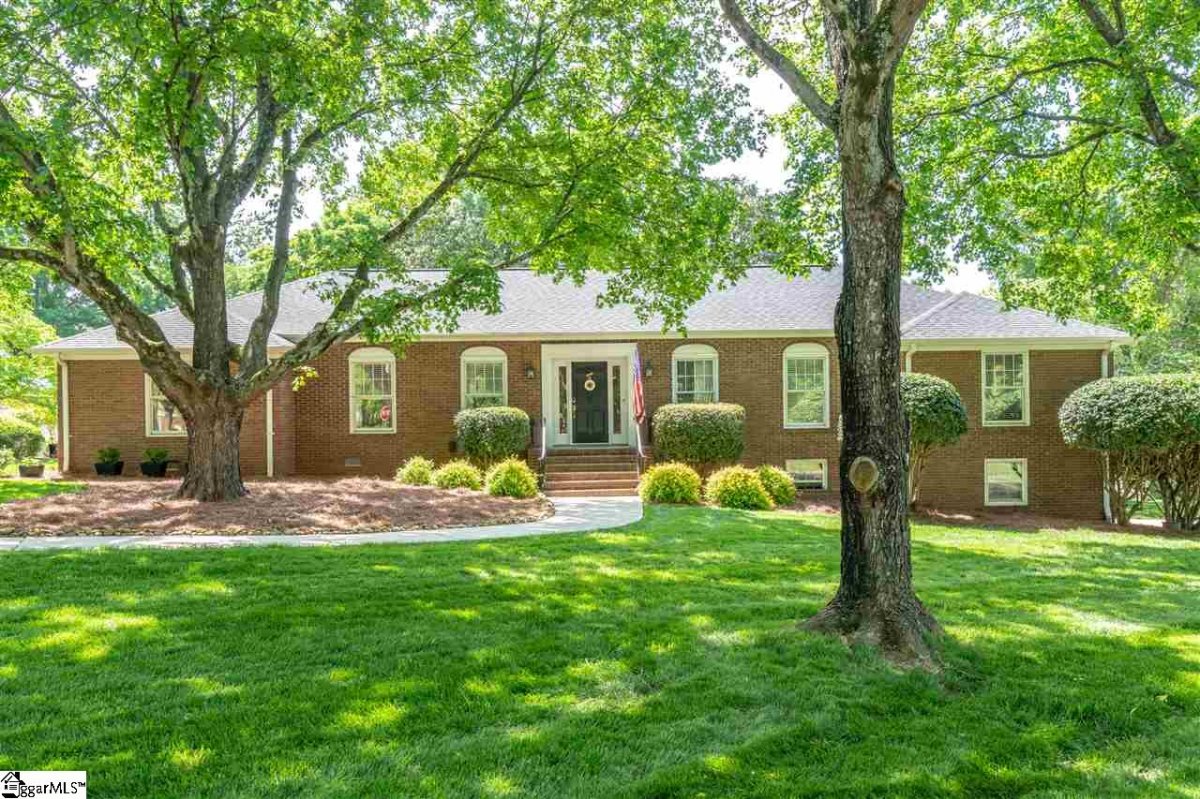 119 W Queen Ann Road