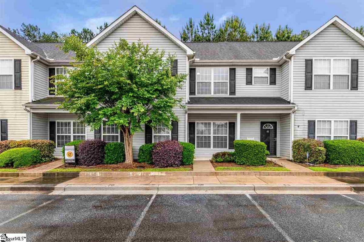 68 Ridgestone Circle