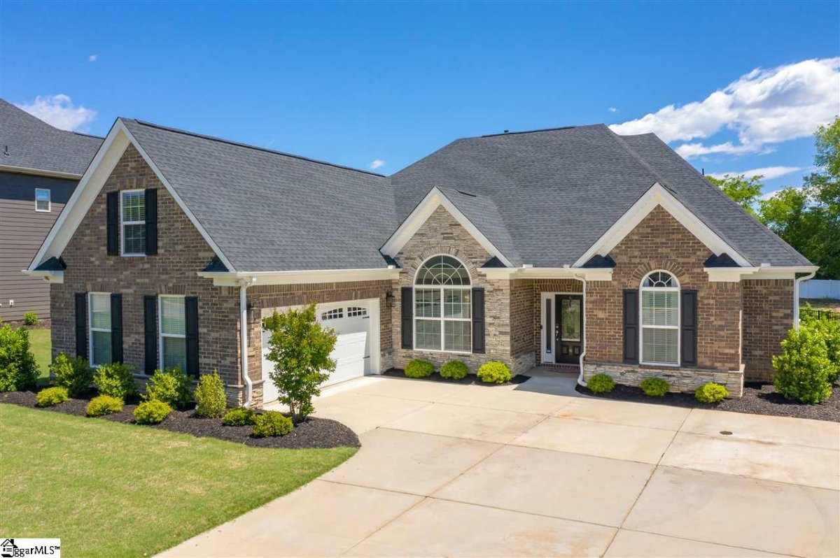 6 Lakeway Place