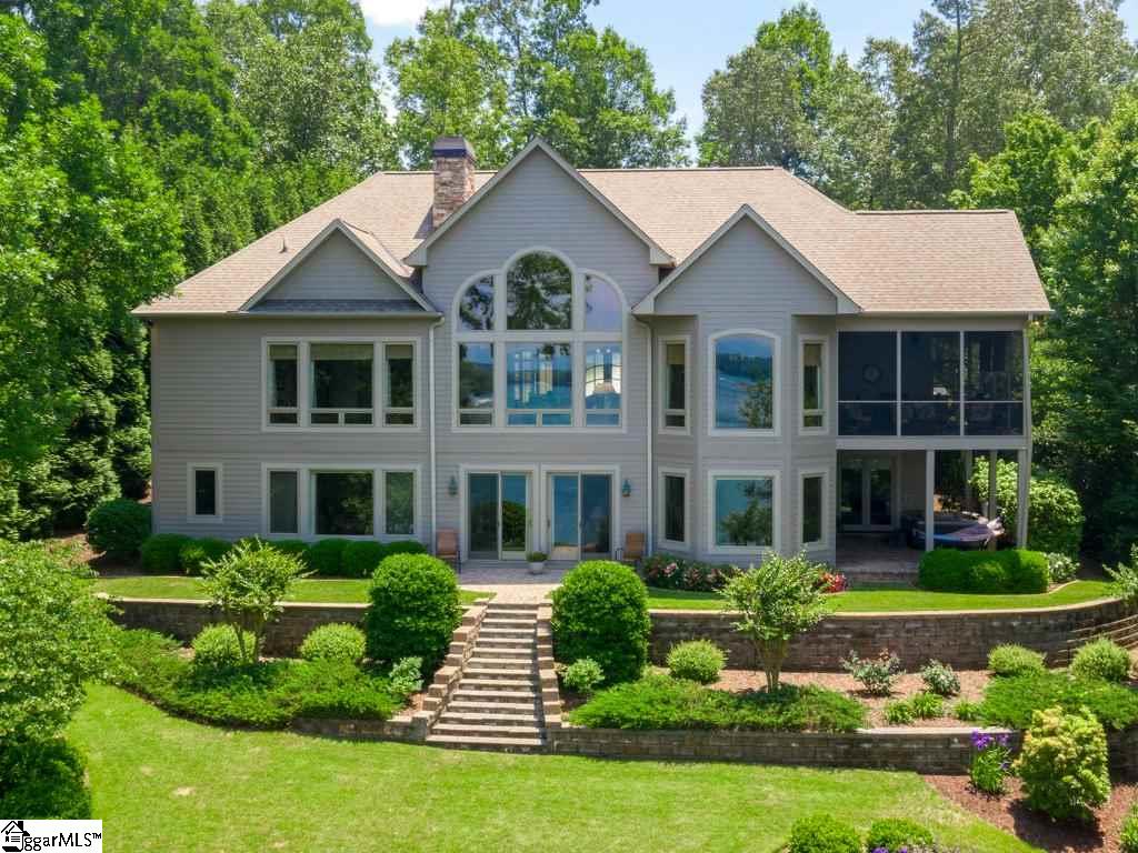 226 S Summit Drive