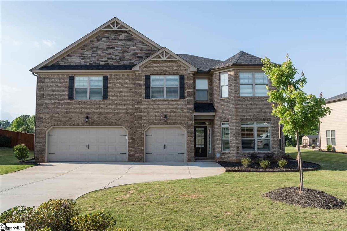 209 E Longfield Lane