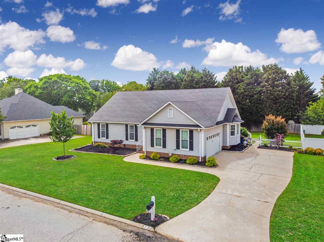4 Iveyrose Court