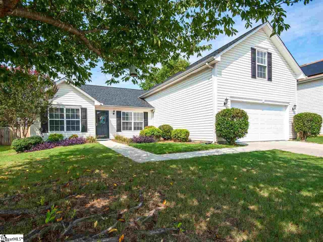 8 Hartwell Drive