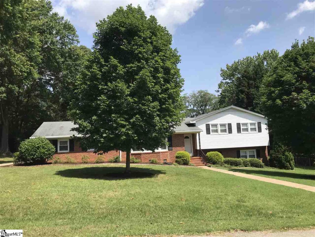 105 Ayrshire Drive