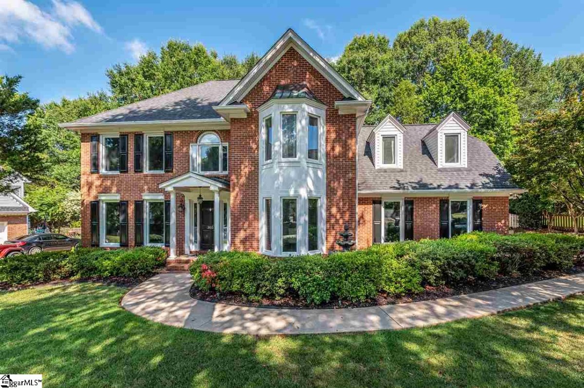 305 Holly Crest Circle