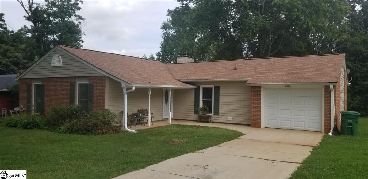 112 Woodstock Lane