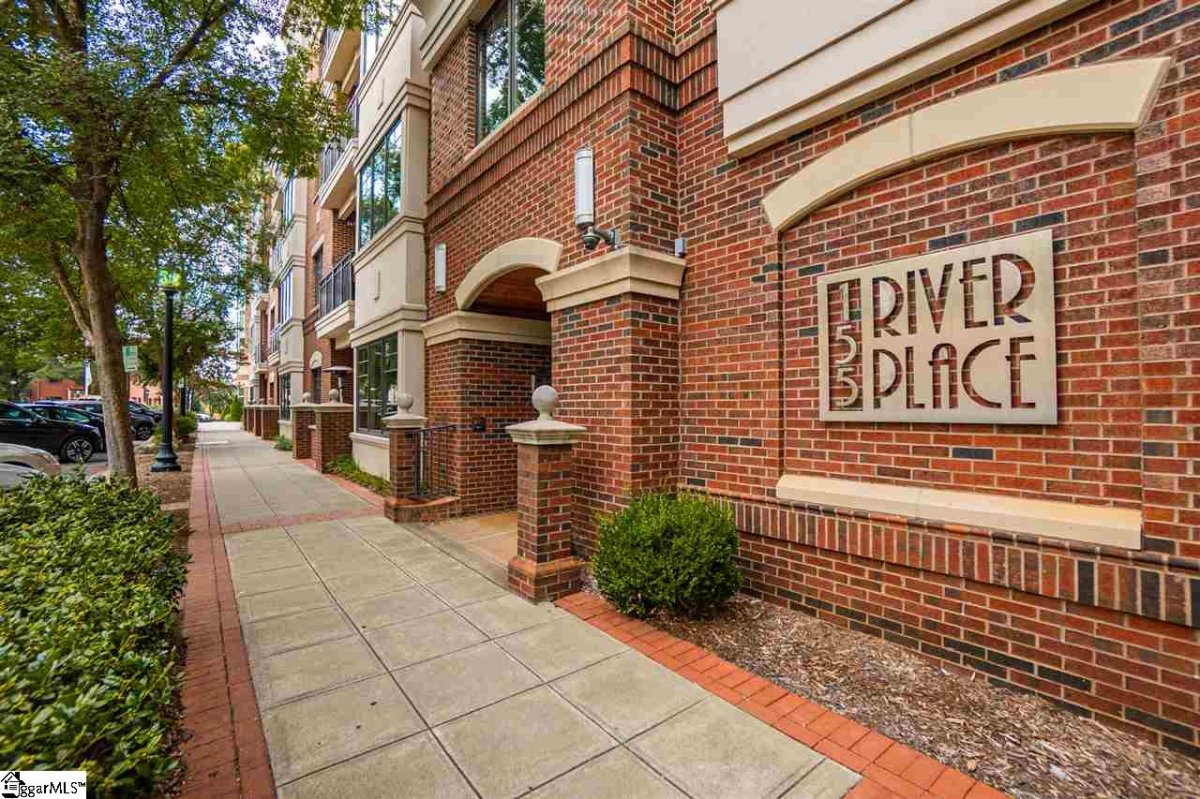 155 Riverplace 108