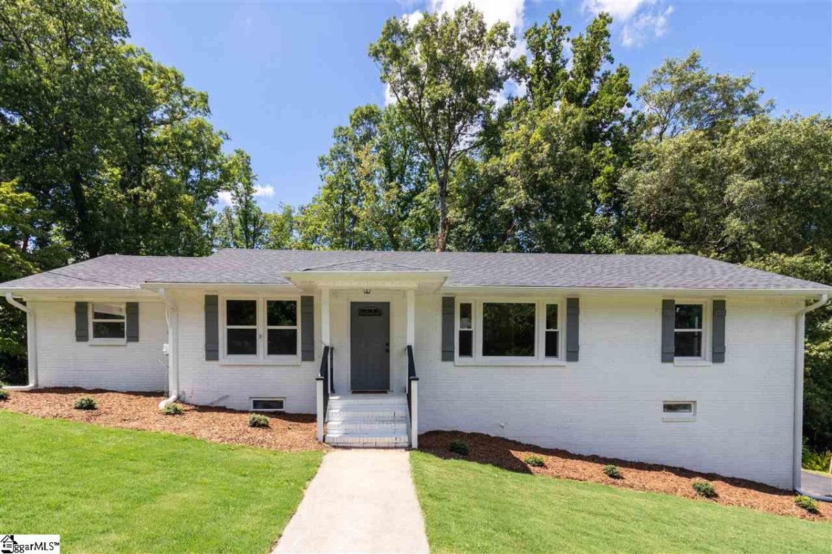 1041 E Perry Road
