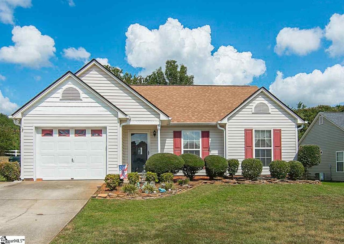 367 Riverside Chase Circle