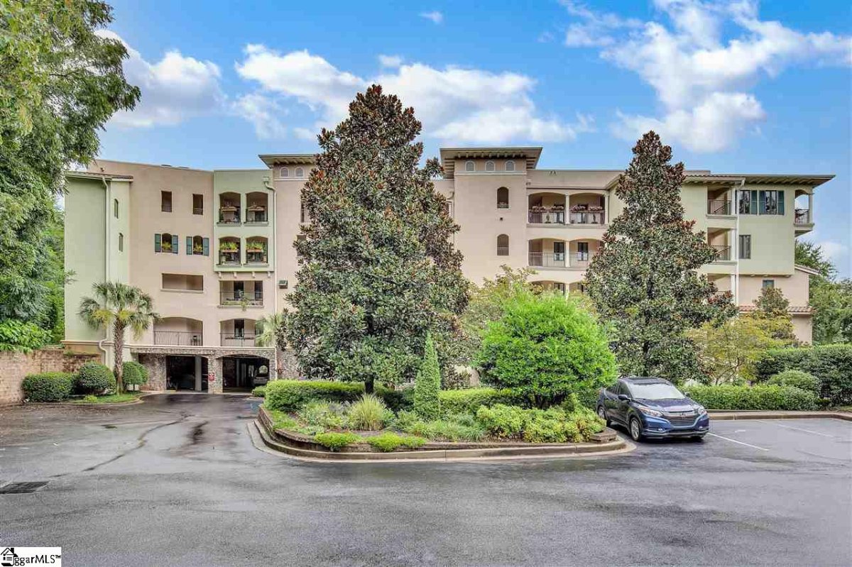 1209 E Washington Street Unit #101