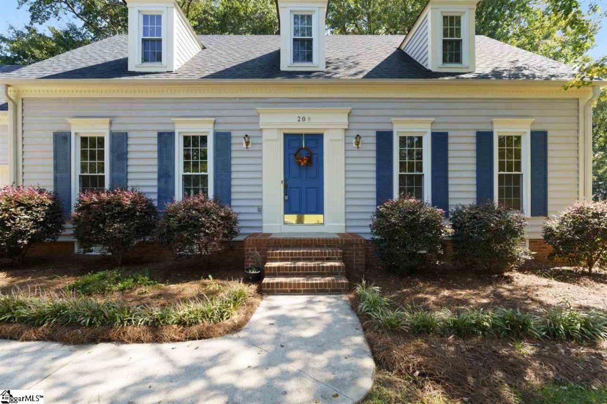 209 Spring Lake Loop