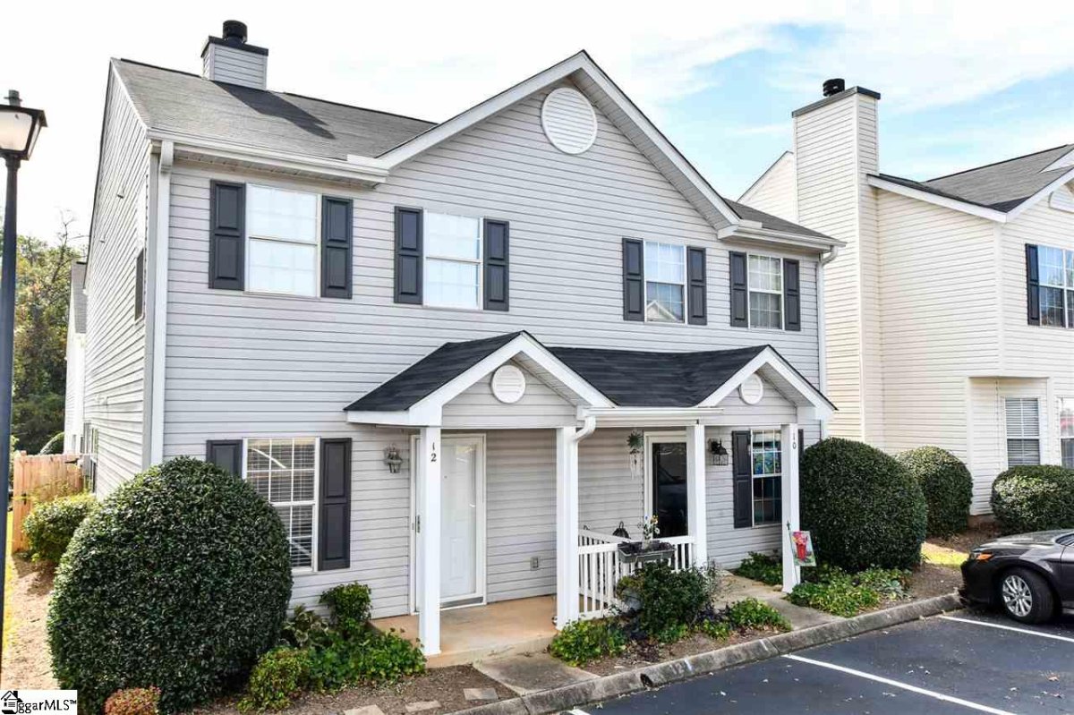 12 Hayfield Lane