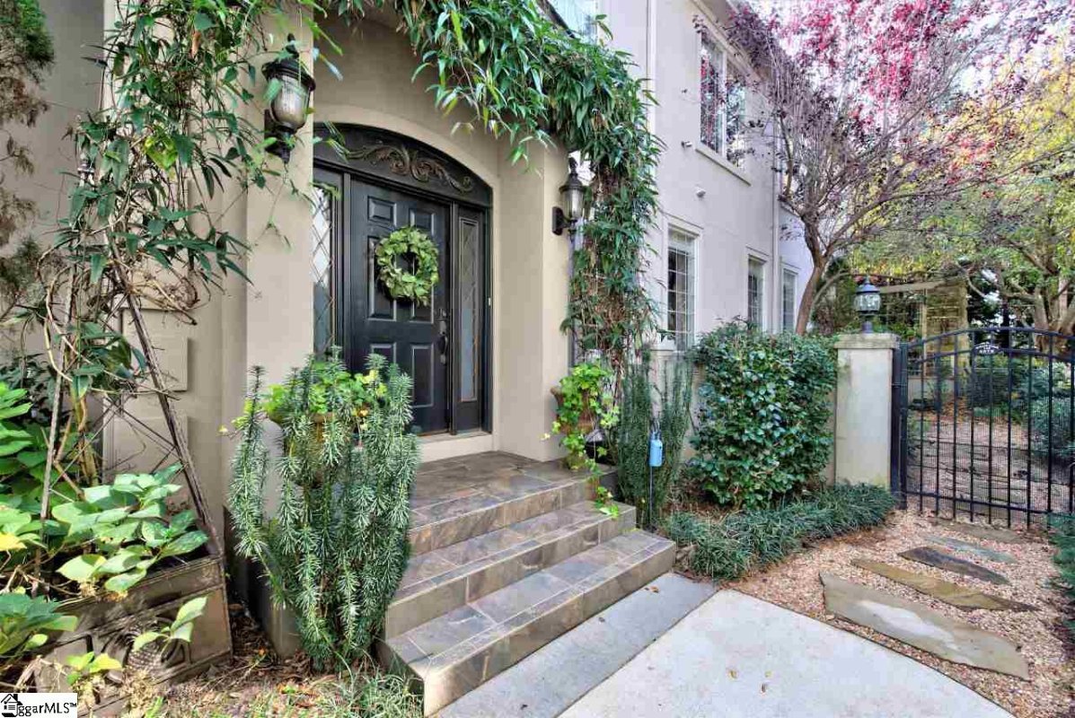 67 Castellan Drive