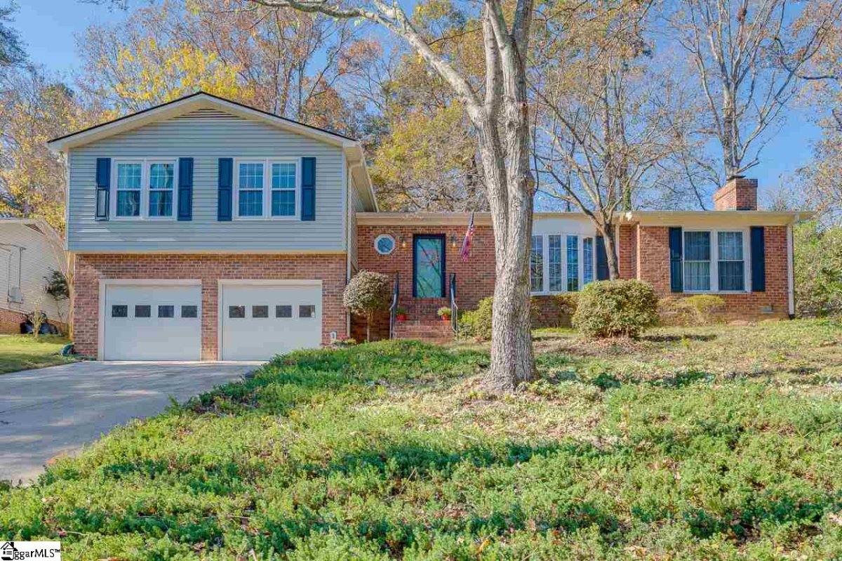 17 E Indian Trail