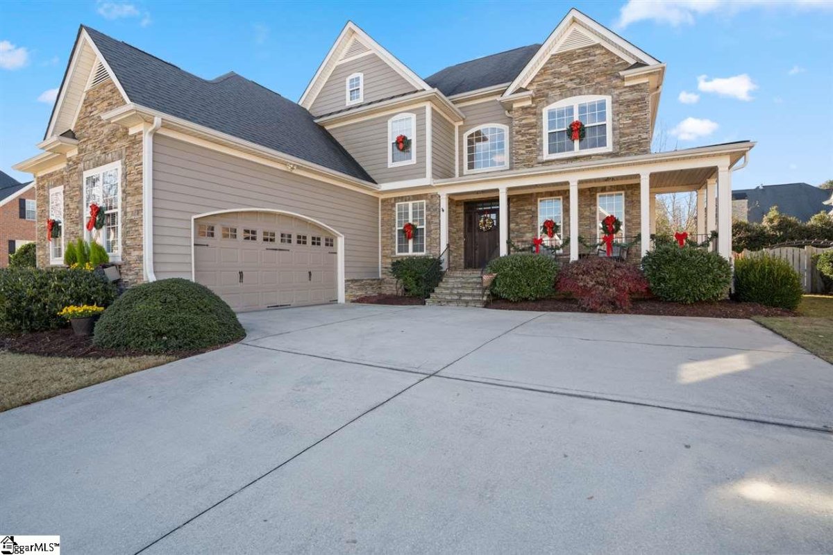 1 Lone Oak Avenue