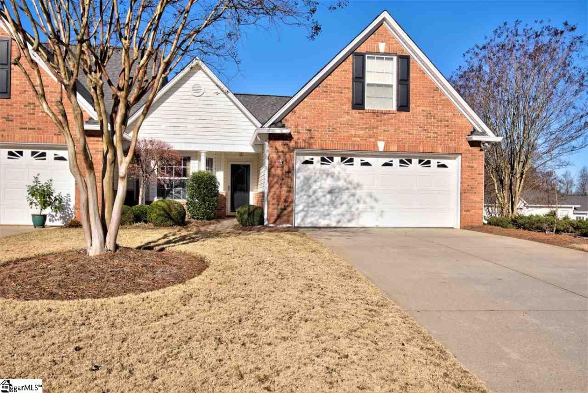 910 Crestwyck Lane