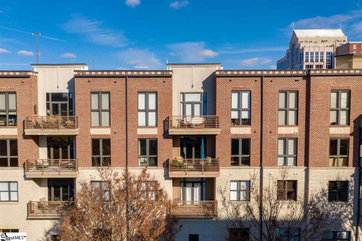112 W Broad Street #304