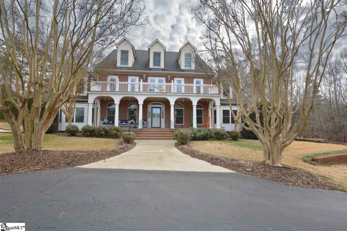 271 Ridge Way