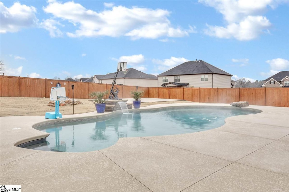 11 Hanlon Drive