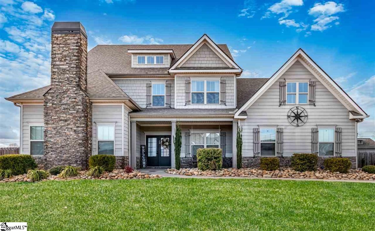 10 Sunray Lane