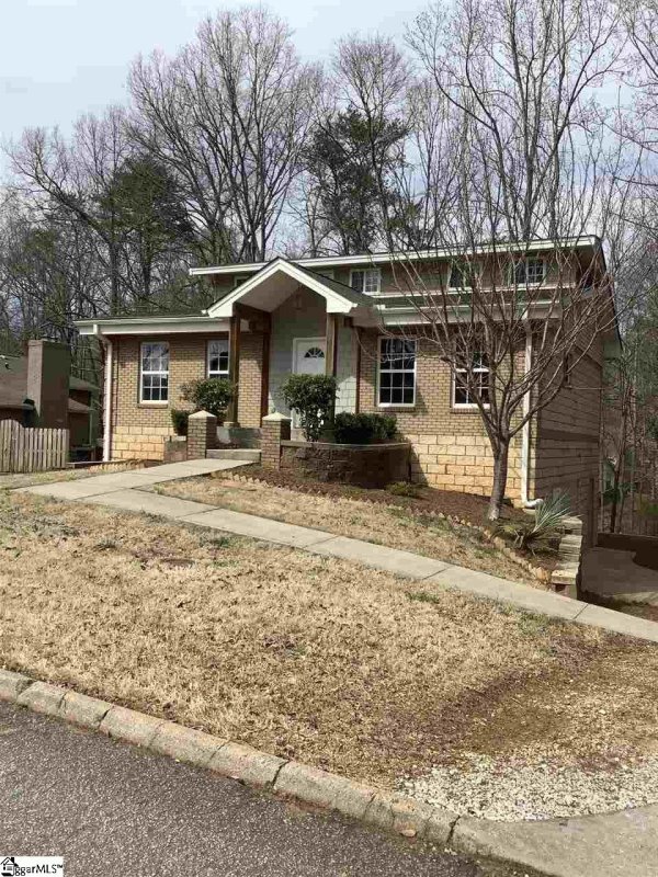 1712 Winding Way