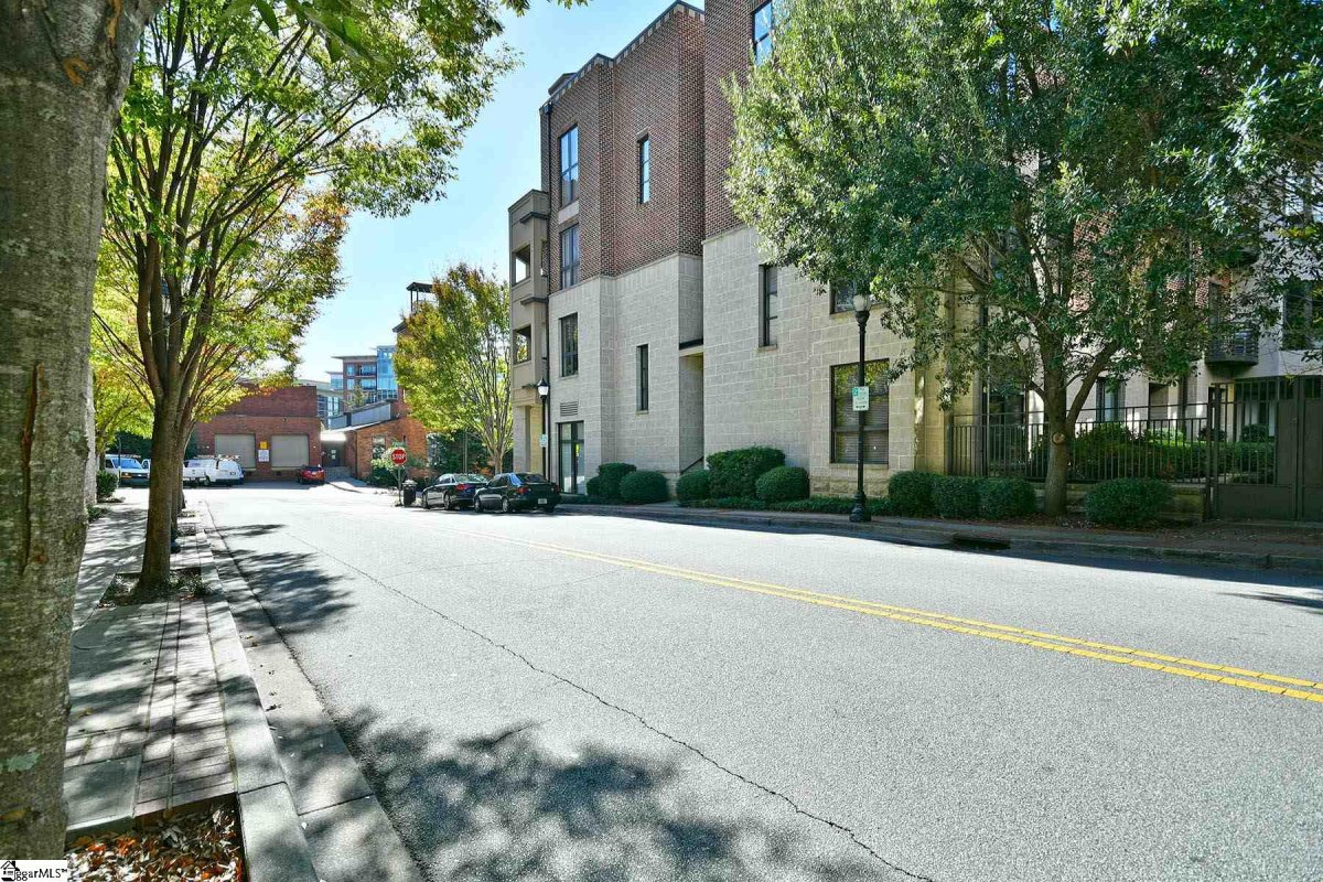 224 S Laurens Street 206