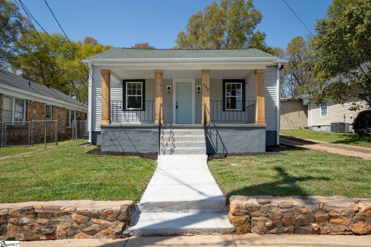 902 Green Avenue