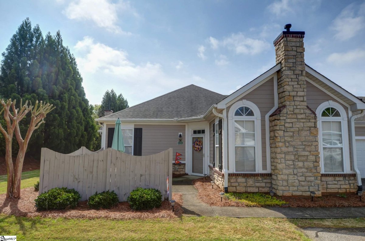 121 Ravines Lane