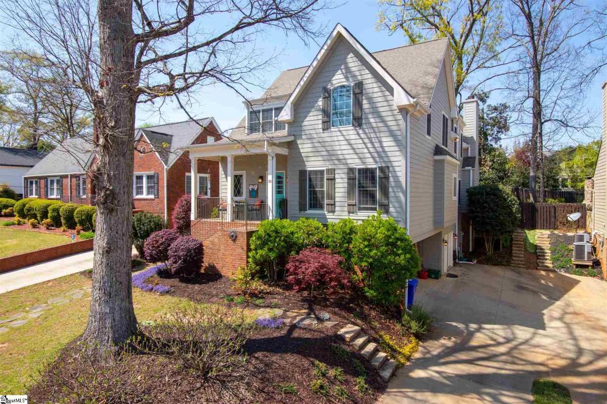 35 Douglas Drive