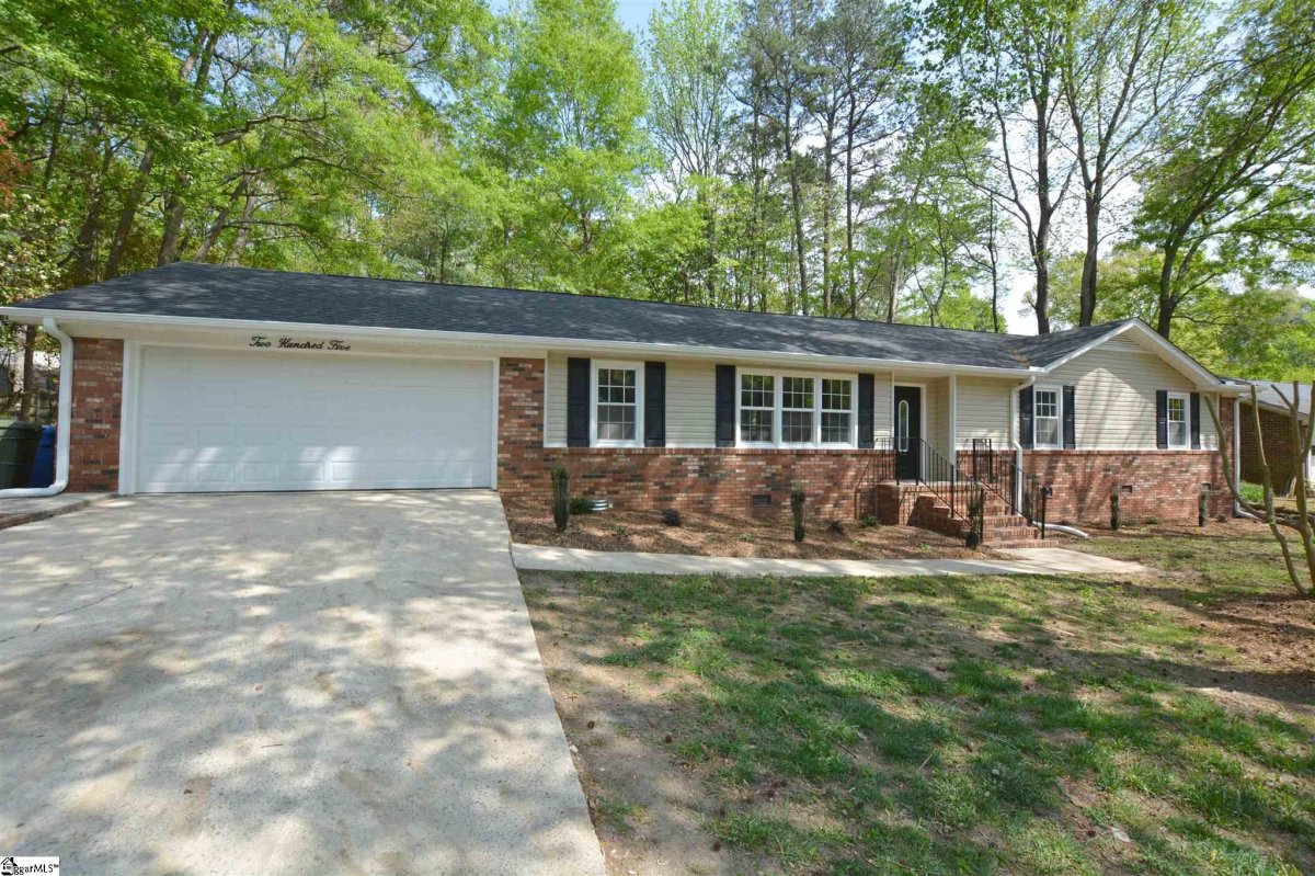 205 Crepe Myrtle Court