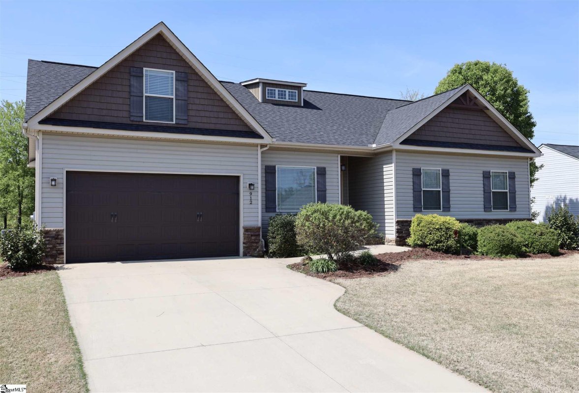 912 Echo Ridge Drive