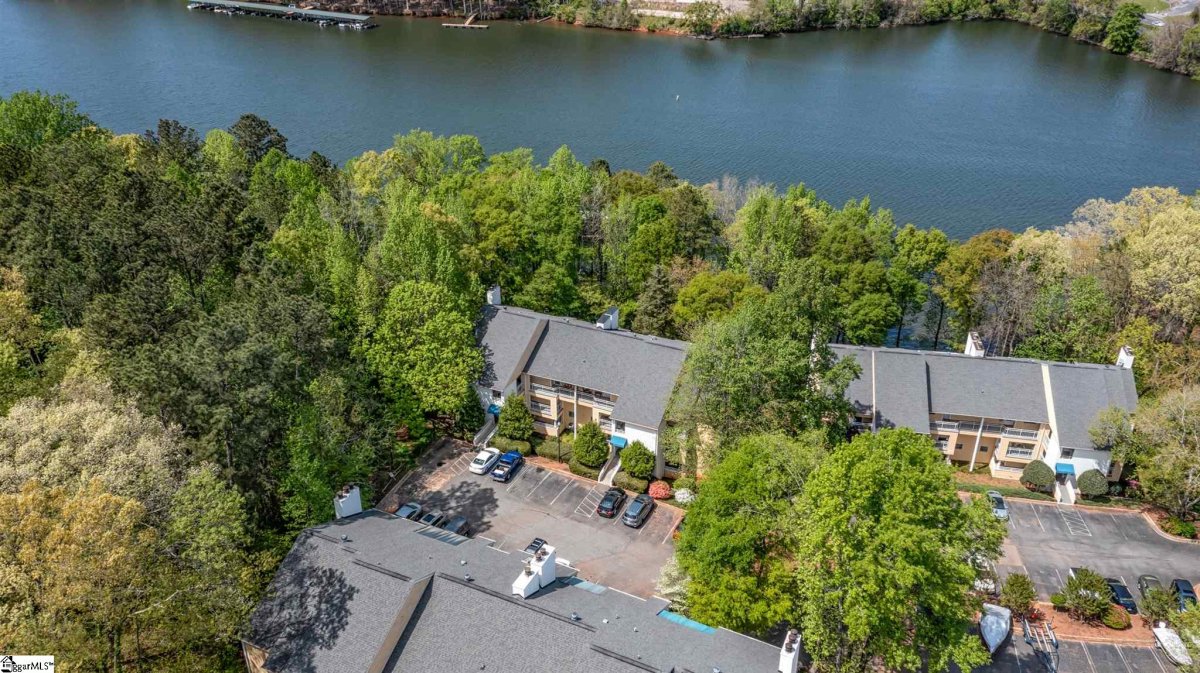 803 Northlake Drive