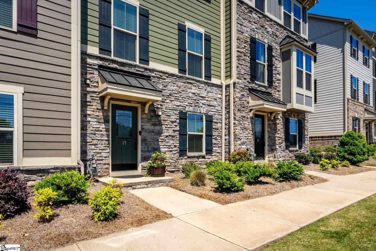 17 Itasca Drive