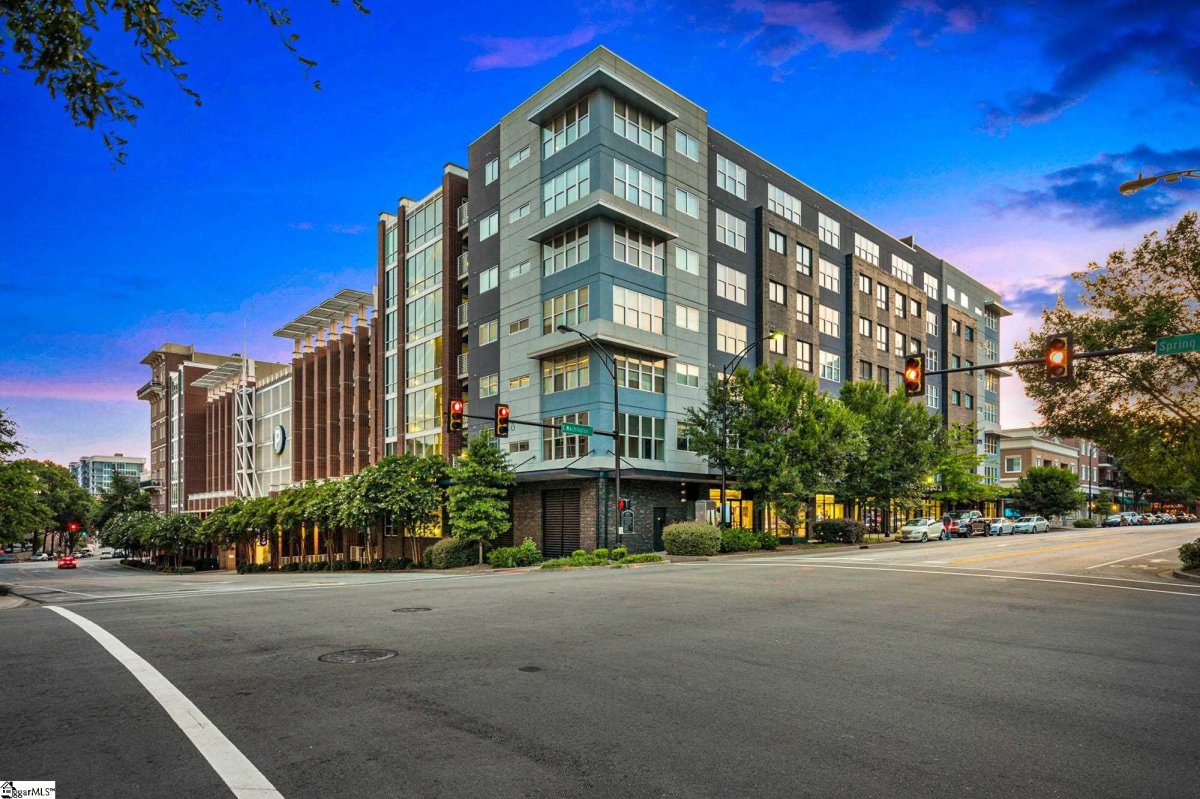 100 E Washington Street 25