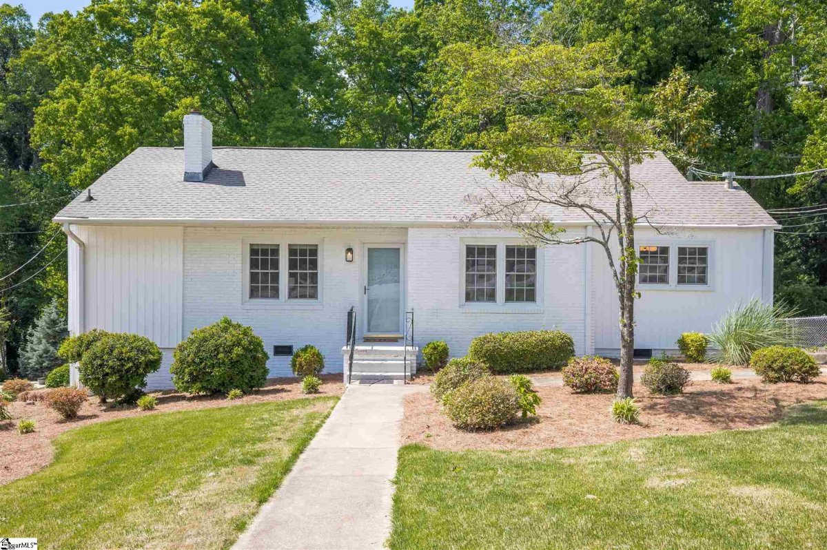 107 Bradley Boulevard