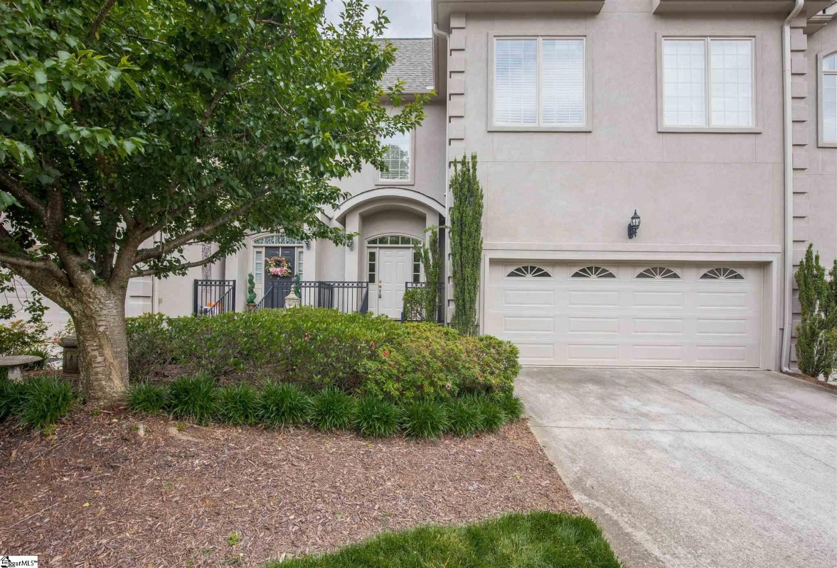 227 Castellan Drive