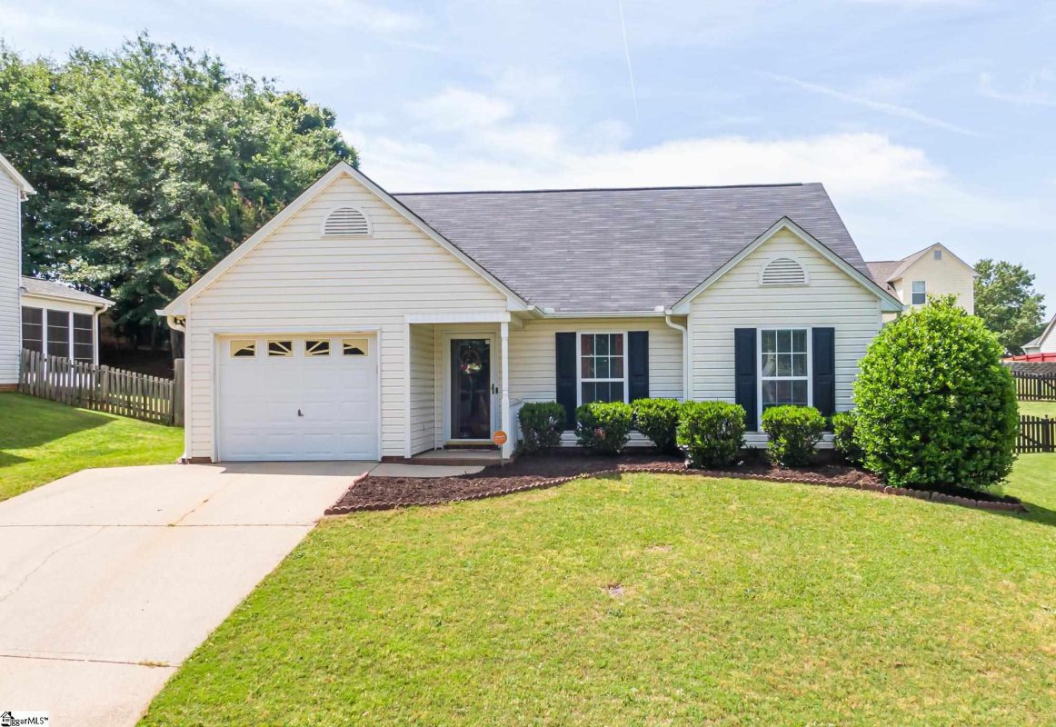 326 Riverside Chase Circle