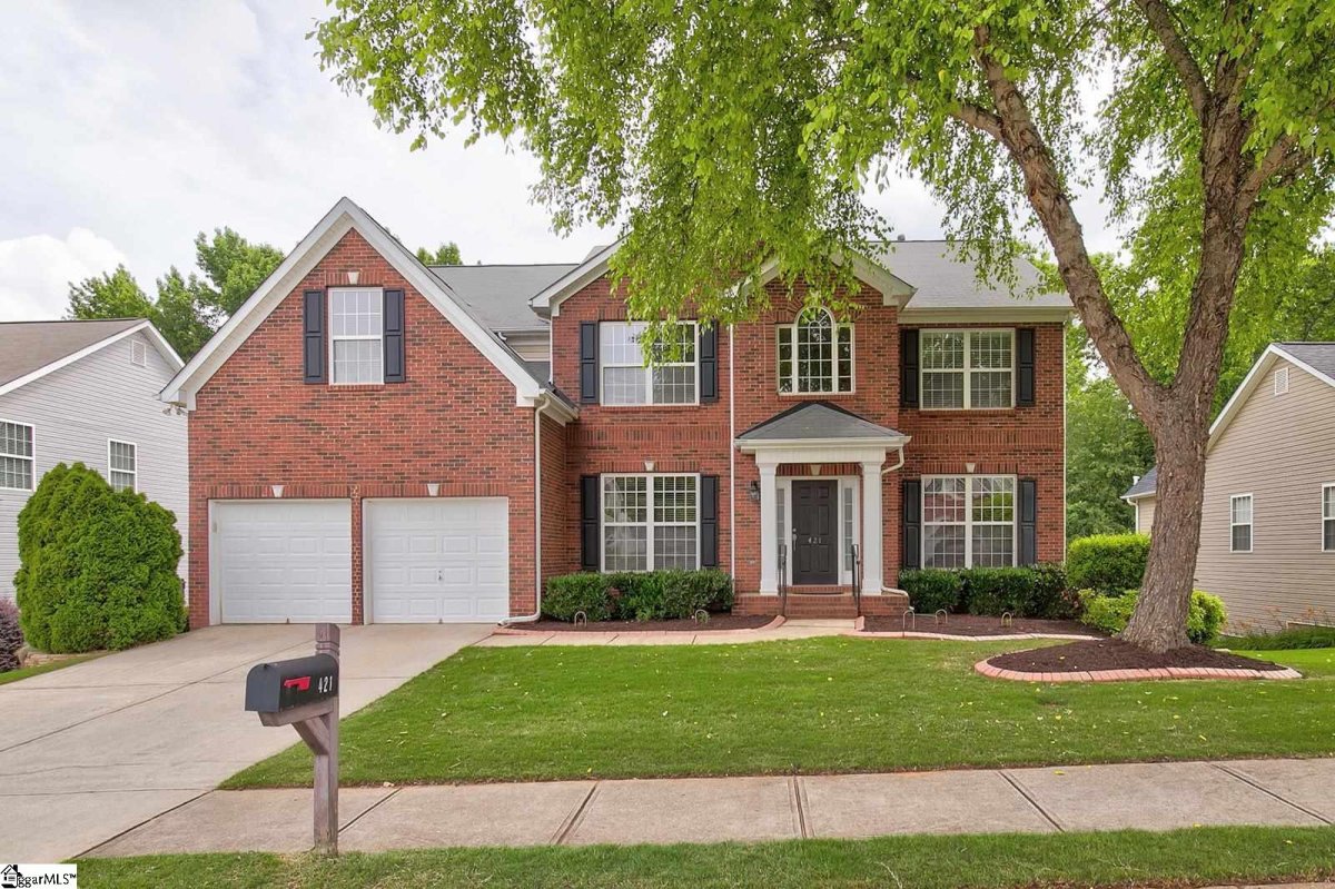 421 Summergreen Way
